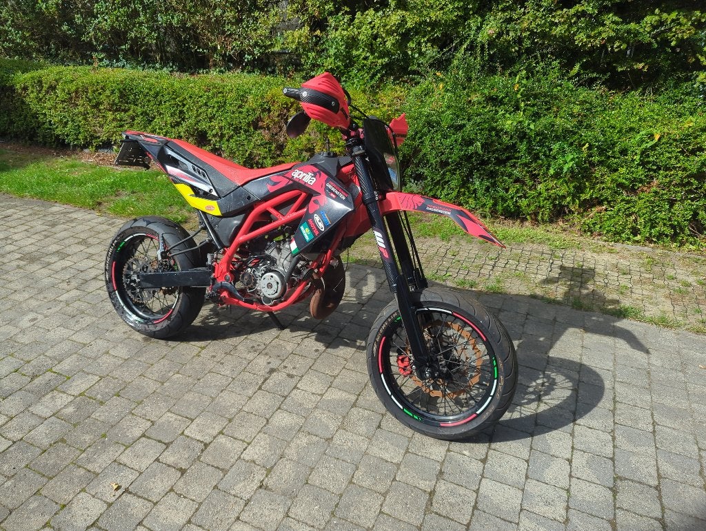Aprilia SX 125 (140cc) 2 temps, Motos, Occasion, Permis Moto A1 minimum, Particulier, 1 cylindre