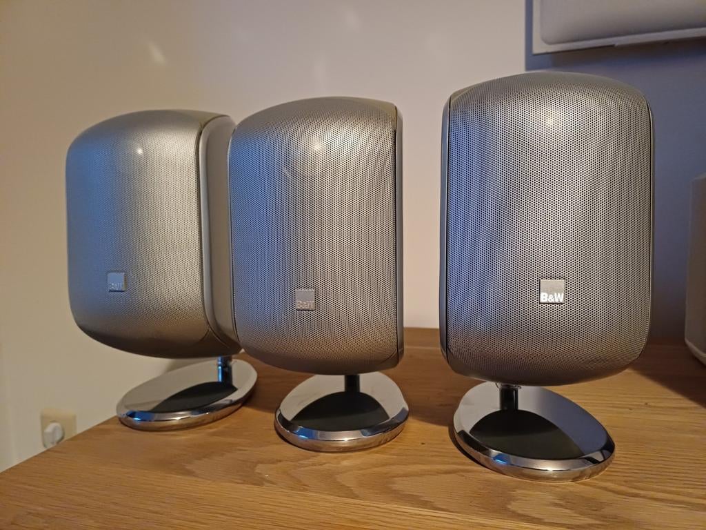 Bowers & Wilkins M1 (3 stuks), Audio, Tv en Foto, Luidsprekerboxen, Ophalen, Gebruikt, 60 tot 120 watt, Bowers & Wilkins (B&W)