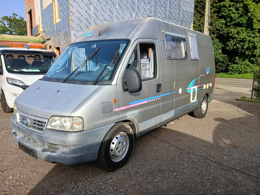 Camping-car Adria 2.8 turbodiesel, Jusqu'à 4, Fiat, Boîte manuelle, Particulier
