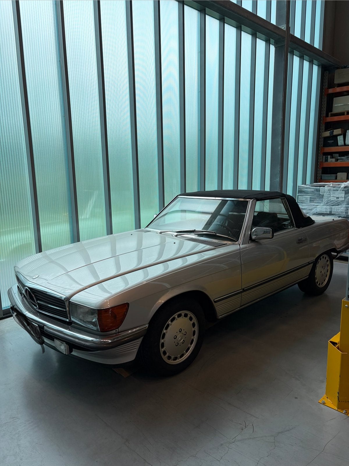 Mercedes 300SL R107, Autos, Mercedes-Benz, Argent ou Gris, Achat, Intérieur cuir, Cabriolet
