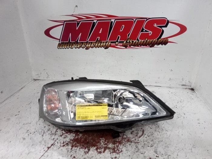Phare droit d'un Opel Astra, -, -, Opel, 3 mois de garantie
