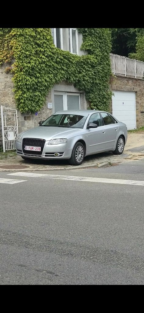 Audi a4 b7, Autos, Cuir, Argent ou Gris, Achat, 4 portes