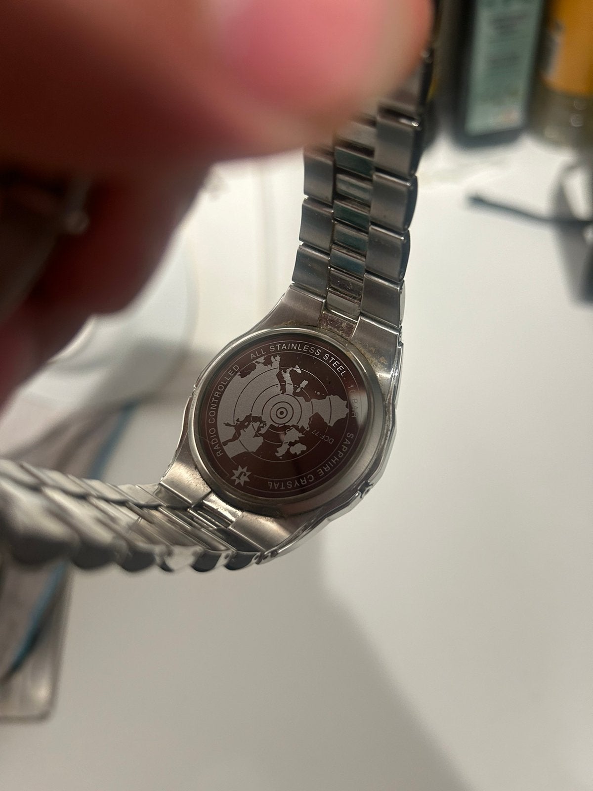 Montre Junghans Mega, Enlèvement