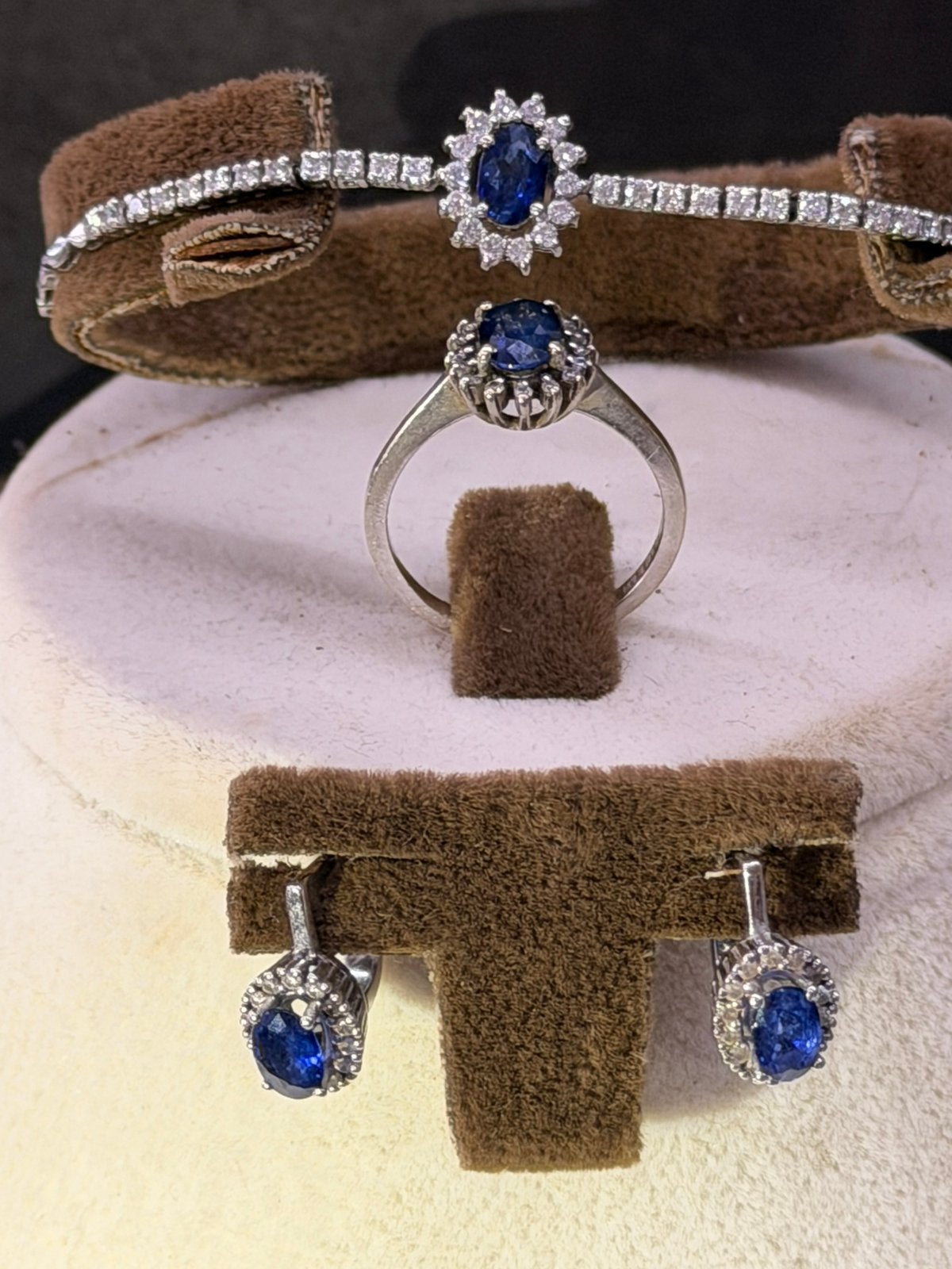 Ensemble complet or blanc Diamants Saphirs naturels STORKS, Avec pierre précieuse, Comme neuf, Or, Enlèvement