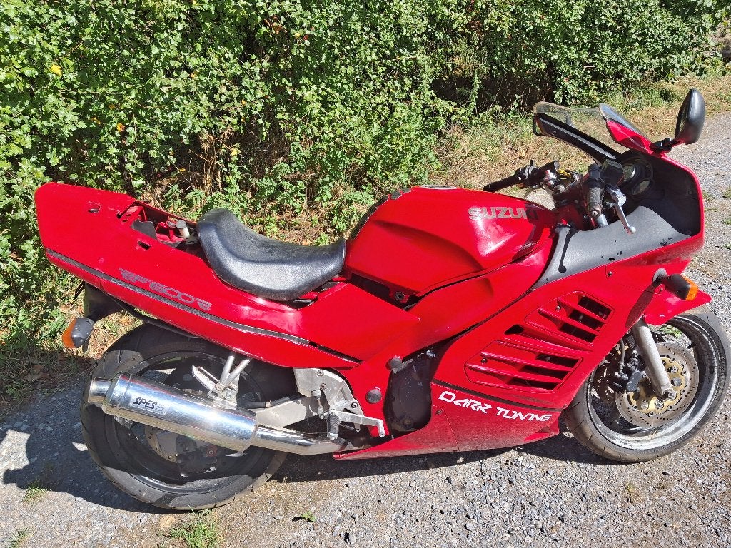 Suzuki RF 600 des annees 90 - petit prix, Motos, 600 cm³, Occasion, 4 cylindres, Sport