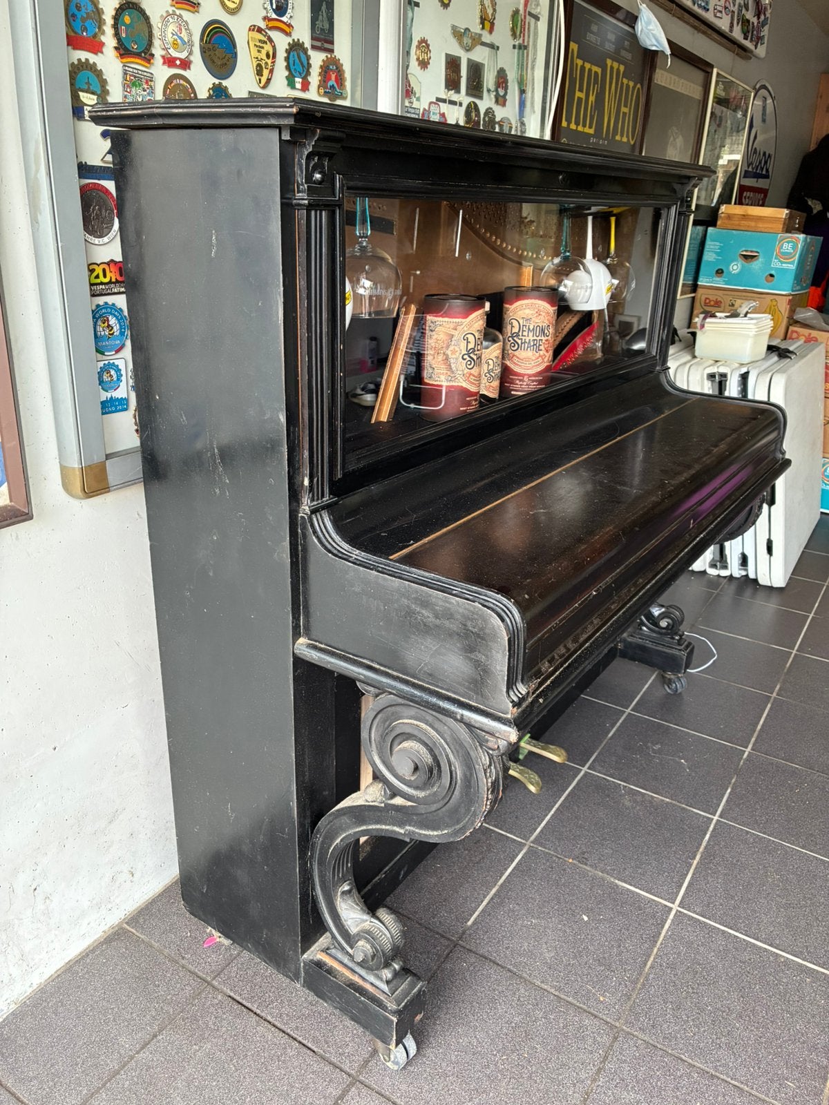 Barkast , piano omgebouwd , mancave, Enlèvement