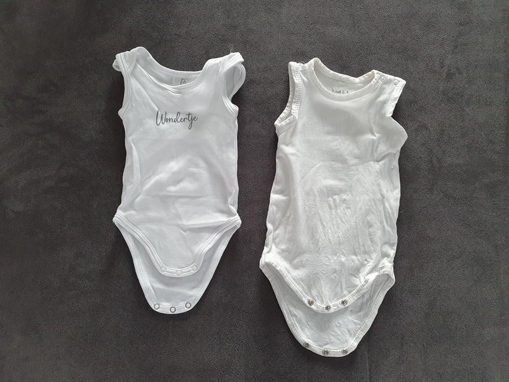2 witte rompers - maat 50/56, Ophalen of Verzenden, Zo goed als nieuw, Jongetje of Meisje, Nacht- of Onderkleding
