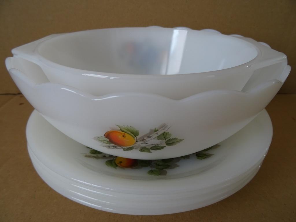 Vaisselle vintage en verre opalin Arcopal France plattes, Assiettes(s), Enlèvement ou Envoi, Comme neuf, Verre