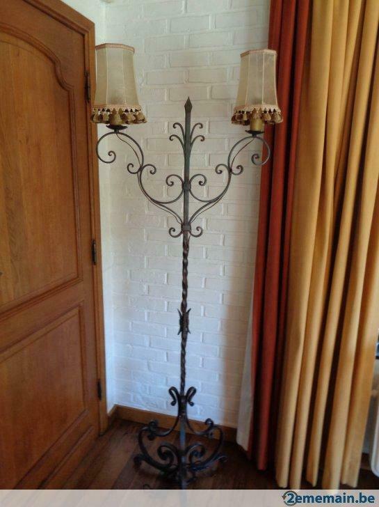 Lampadaire en fer forgé