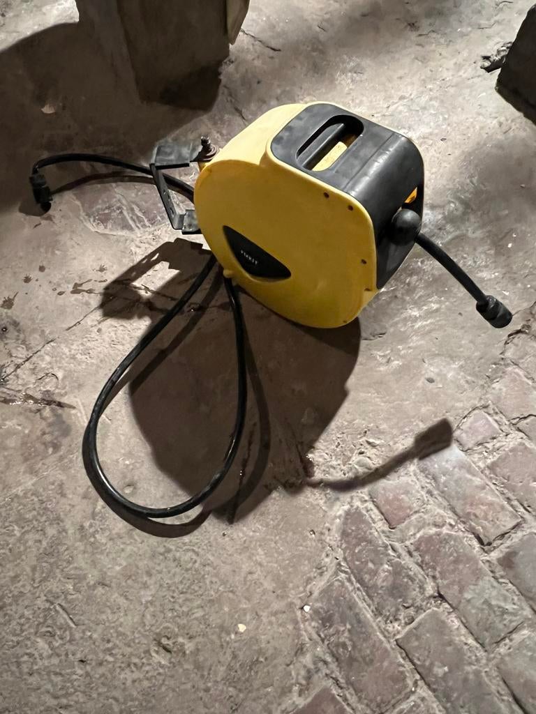 Dévidoir mural, Enlèvement, Utilisé, Fixkit