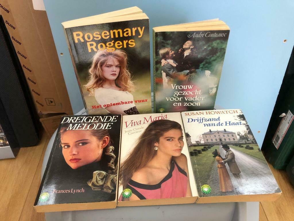Roman paperback Briljant Rogers Howatch Couteaux etc, Ophalen of Verzenden, Gelezen, Nederland