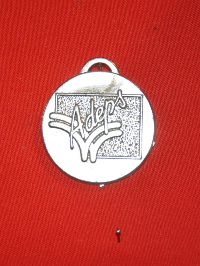 medaille sportive en metal adeps(1), Enlèvement ou Envoi, Utilisé, Autres types