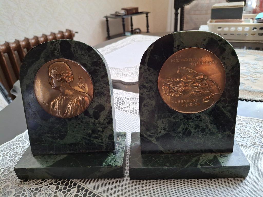 marmeren staanders met 2 medallions Koningin Astrid, Verzenden, Gebruikt, Overige typen