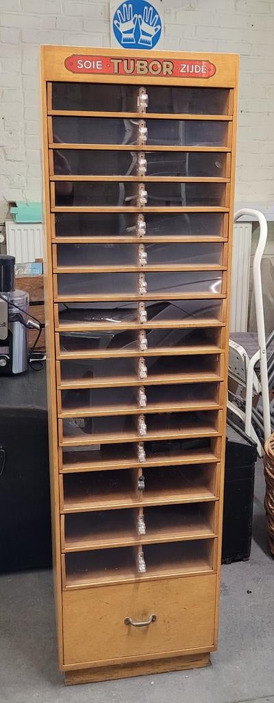 Armoire à laine vintage par Tubor Tubca, 25 à 50 cm, Vintage, Utilisé, Moins de 50 cm