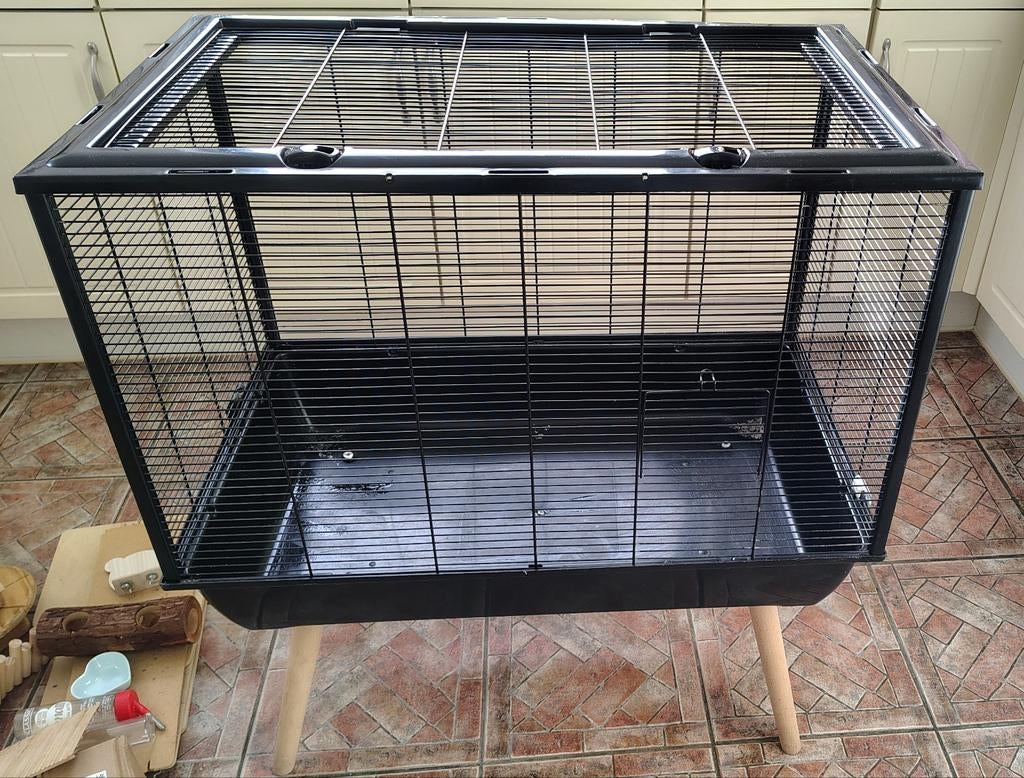 Knaagdieren/hamster kooi op pootjes met toebehoren, Dieren en Toebehoren, Ophalen