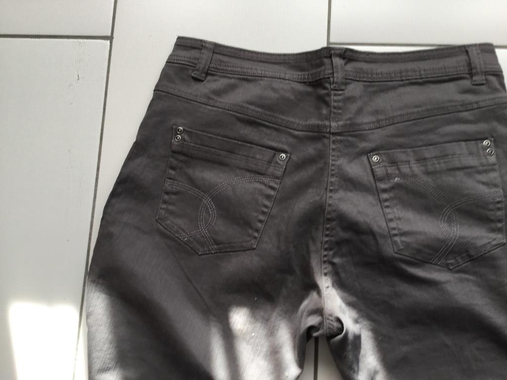 Damesbroek. Nieuw, Enlèvement ou Envoi, Taille 42/44 (L)