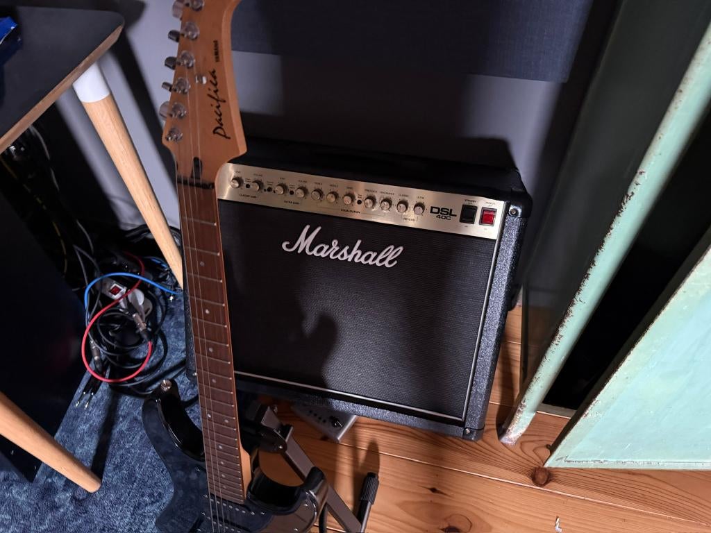 Marshall DSL40C Tube amp met trolleykoffer van Gator, Enlèvement, Utilisé, Marshall