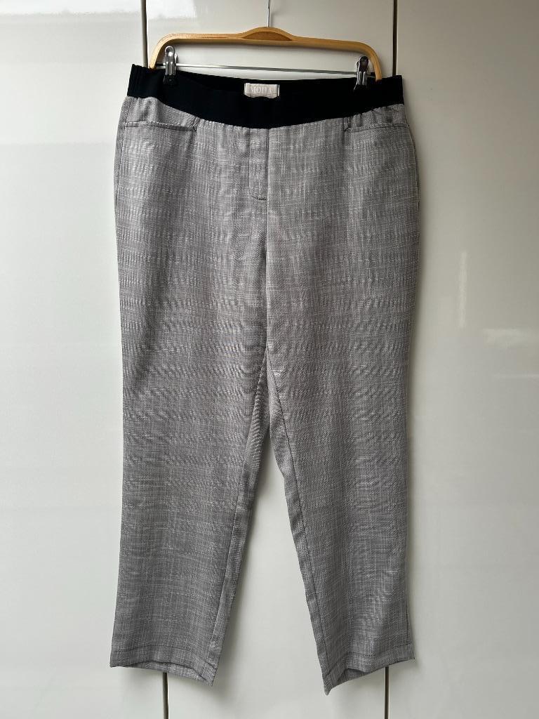 Grijze broek met wijde pijpen Mona - Maat 25, Maat 46/48 (XL) of groter, Ophalen of Verzenden, Zo goed als nieuw, Mona