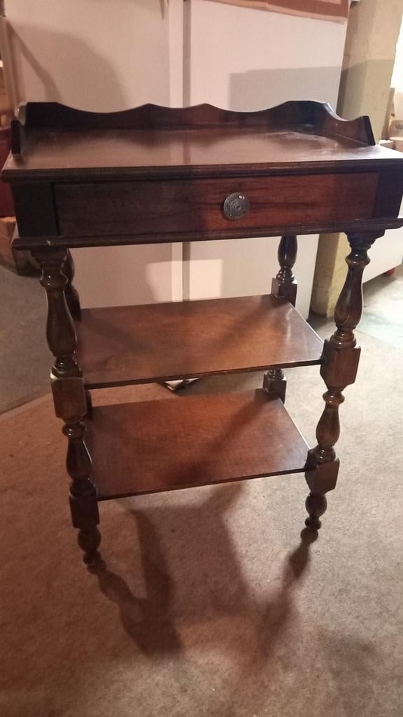 Petit meuble ancien, Enlèvement