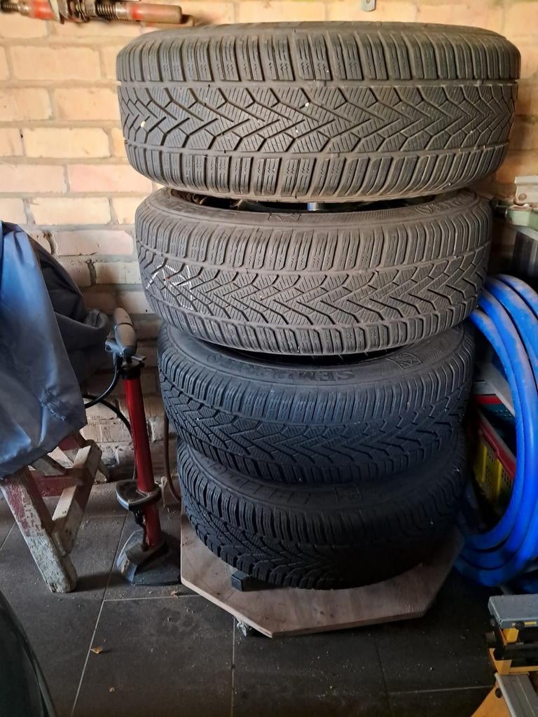 Winterbanden Semperit speed-grip 205/60 - R16, Auto-onderdelen, Ophalen, Winterbanden, Band(en)