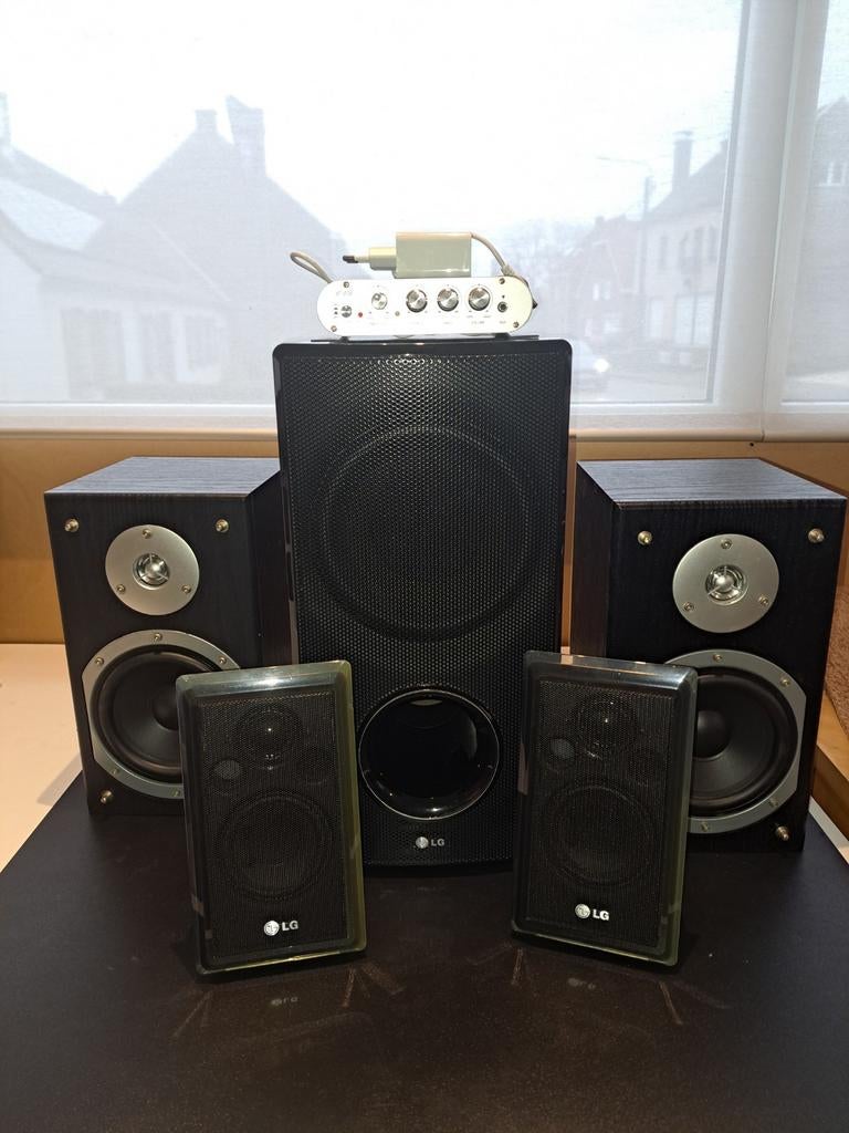Miniversterker 2.1 (subwoofer + 2 speakers) + 2 speakers., Ophalen, Speakers