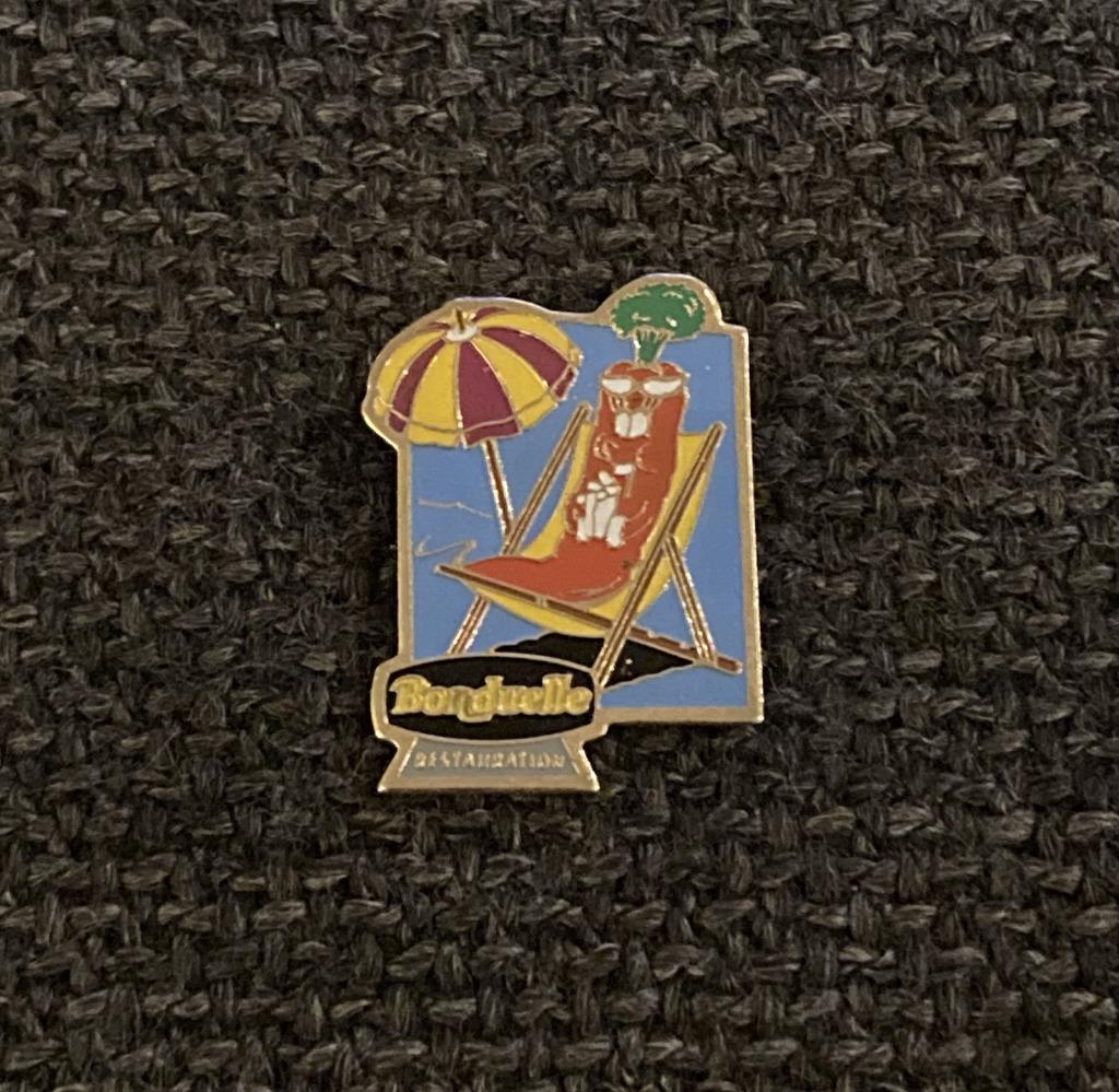 PIN - BONDUELLE - WORTEL - CAROTTE, Envoi, Utilisé, Marque, Insigne ou Pin's