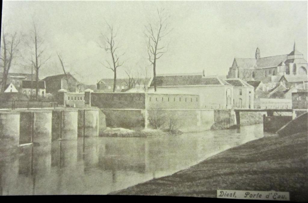 ZICHTKAARTEN- DIEST- PORTE D'EAU, Ophalen of Verzenden, Ongelopen, Stad of Dorp
