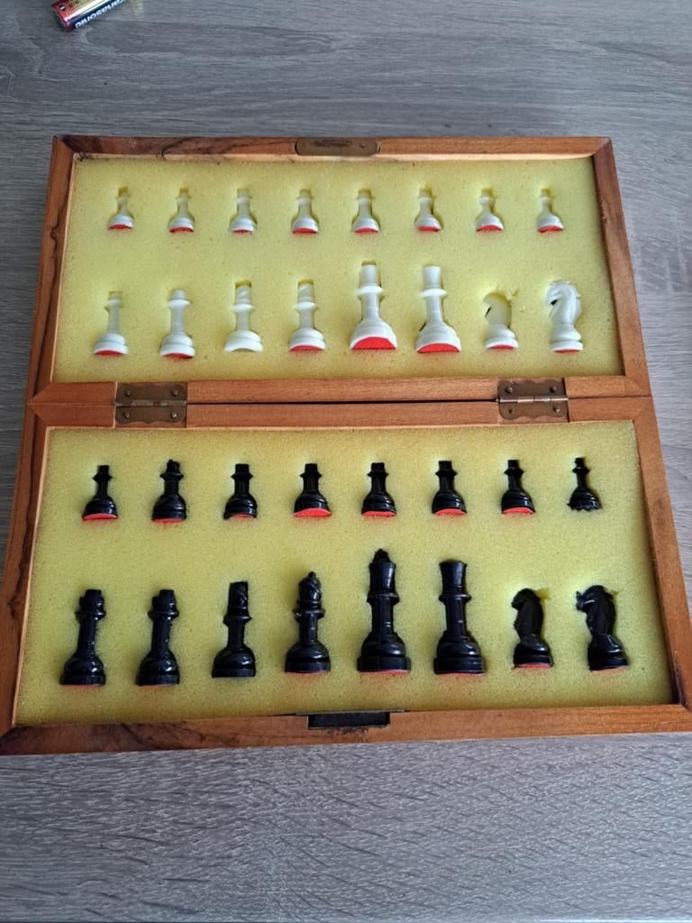 jeux d échec complet dans son coffret en bois, 1 ou 2 joueurs, Enlèvement, Utilisé, Jeu de voyage