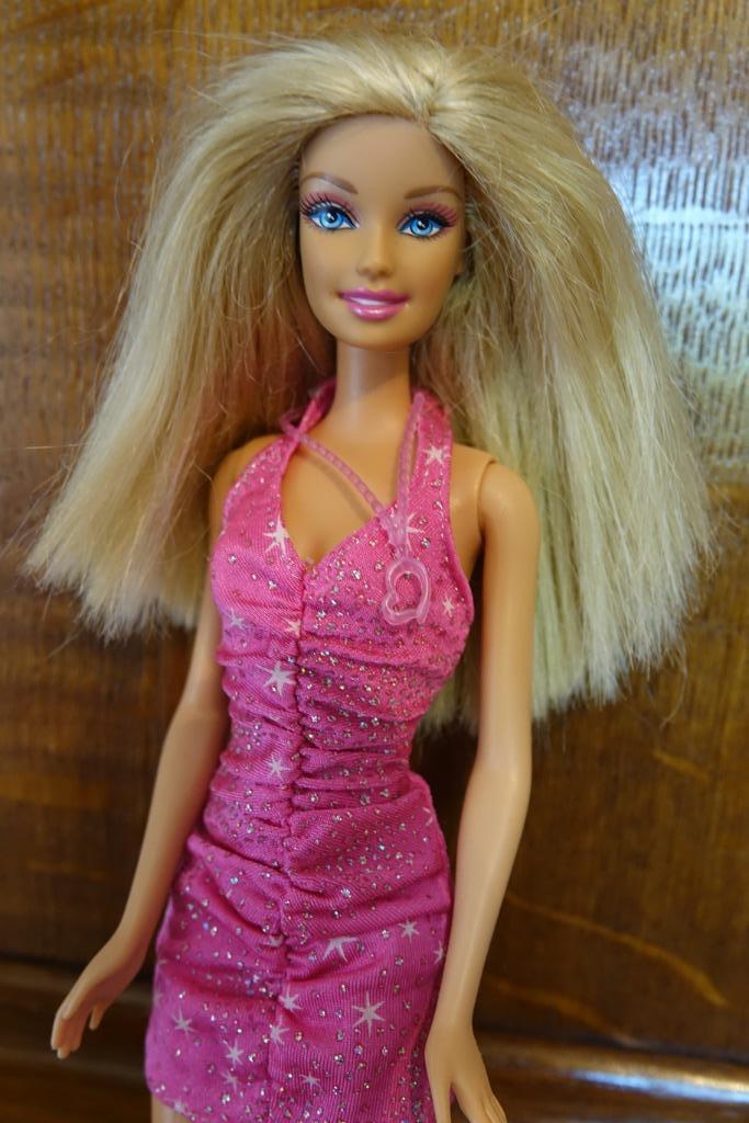 Barbie Fashion doll 2009, Kinderen en Baby's, Ophalen of Verzenden, Gebruikt, Barbie
