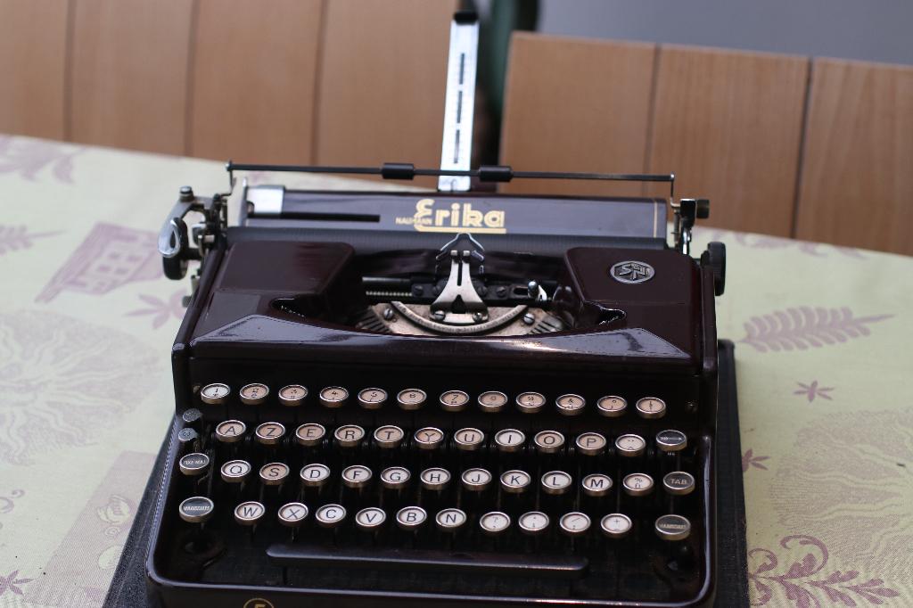 Machine à écrire Seidel Naumann Erika 5 Tab 1940 testée OK, Divers, Machines à écrire, Enlèvement ou Envoi
