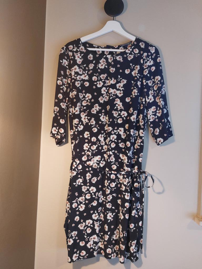 Tommy Hilfiger kleed - zwart / bloemenprint, Maat 38/40 (M), Tommy hilfiger, Zwart, Ophalen of Verzenden