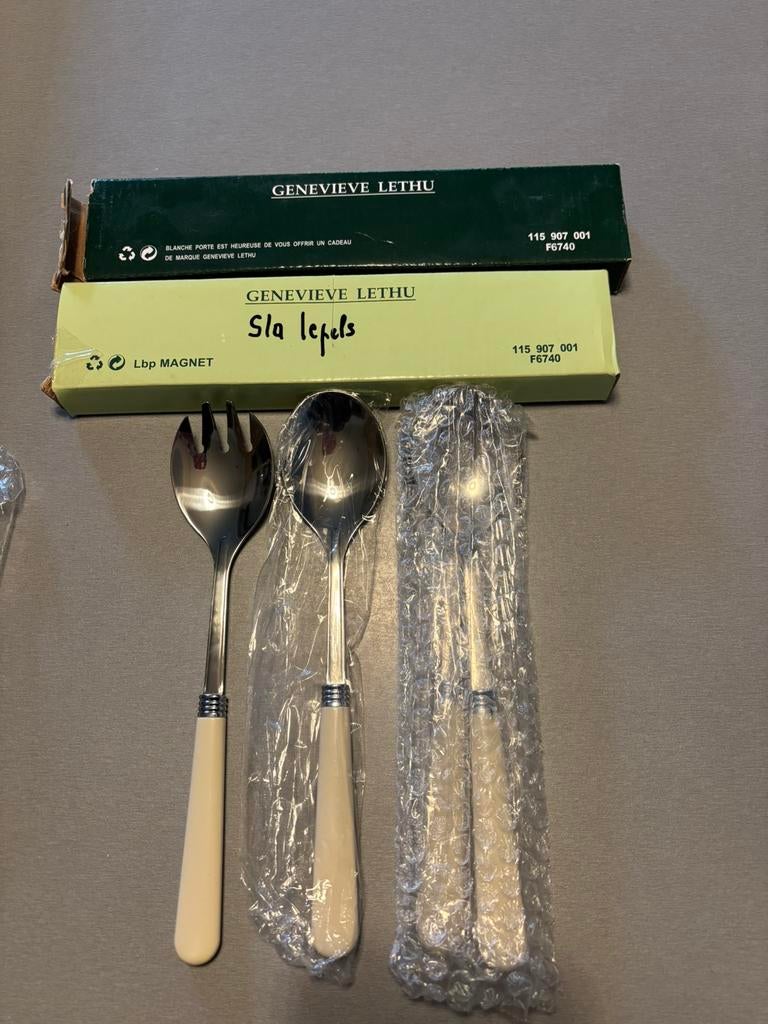 Nouveaux couverts à salade avec manche blanc, Enlèvement ou Envoi, Comme neuf