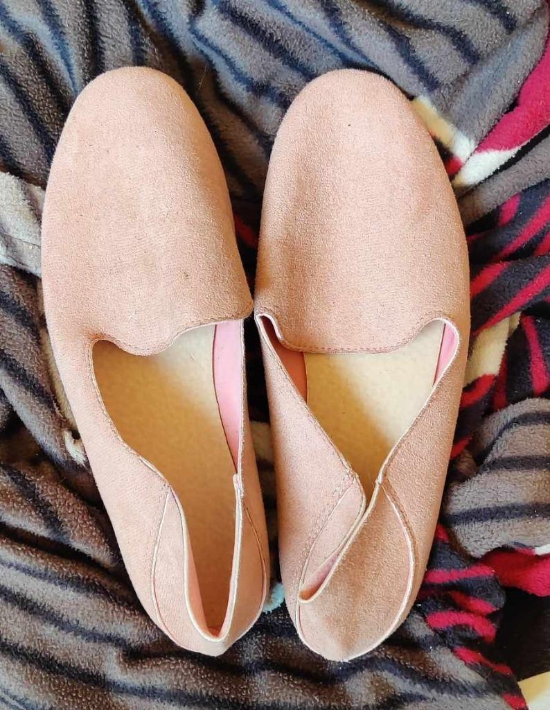 chaussures femme , roses, plates, style nubuck, 39, neuves, Vêtements | Femmes, Neuf, Enlèvement ou Envoi, Sans marque, Rose