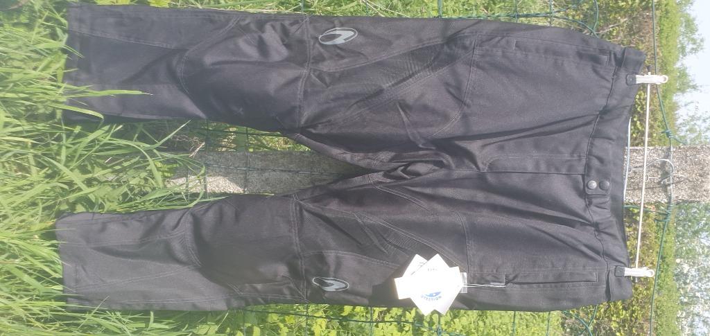 pantalon dame neuve pour moto, Motos, Femmes, Neuf, avec ticket, Pantalon | cuir, Richa