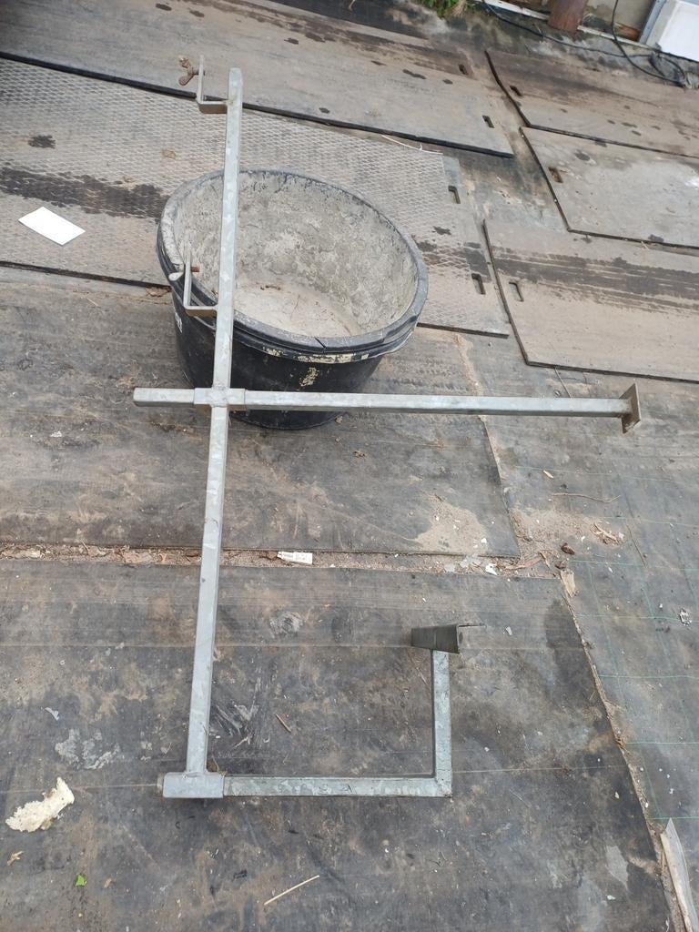 4 haken voor balustrade dakgoot, Ophalen