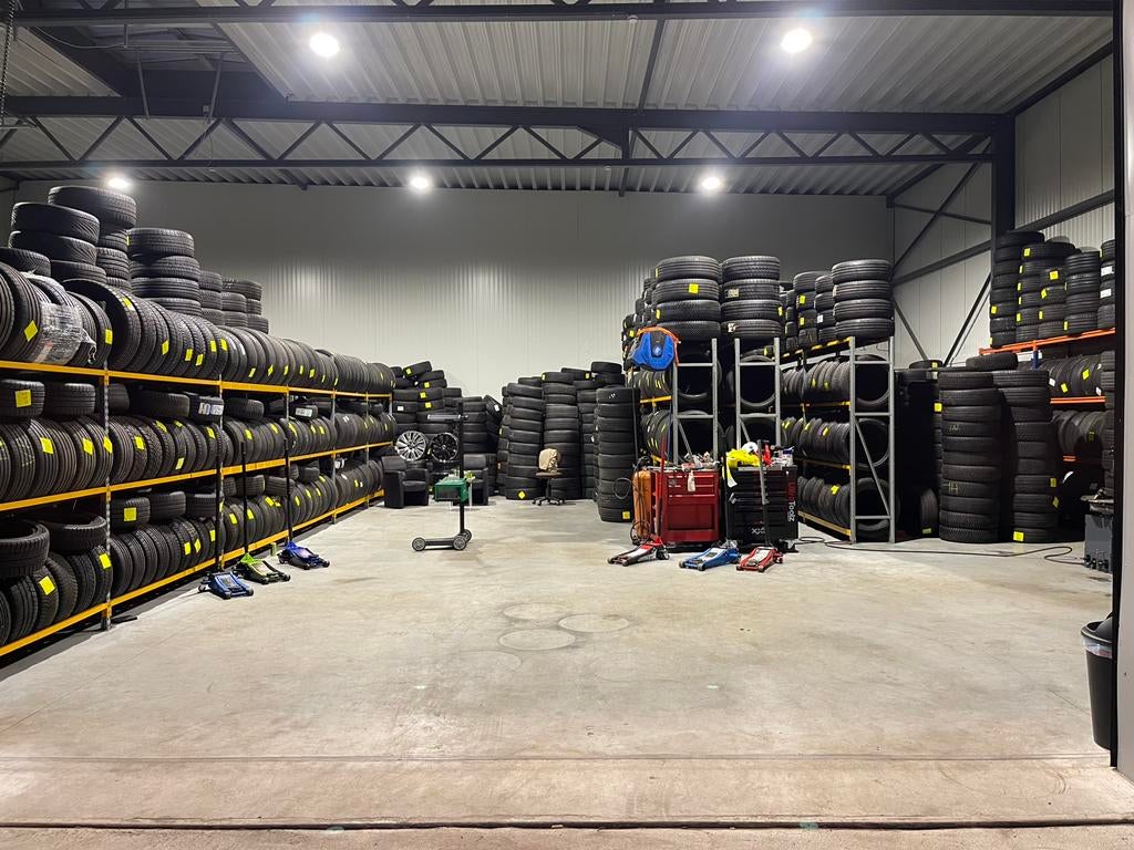 Adres: Groenmolenstraat 22 bus 1 3570 Alken 0493 33 22 28, Immo, Garages en Parkeerplaatsen