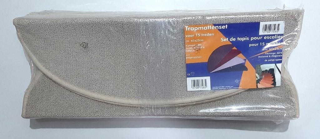 Trapmatten 15 treden - beige polypropyleen- omboord- 65x25cm, Huis en Inrichting, Stoffering | Vloerbedekking, Ophalen, Beige