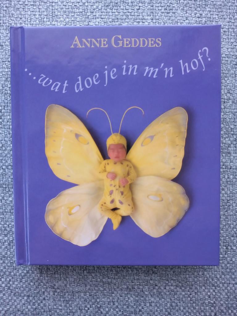 Anne Geddes - Wat doe je in m'n hof?, Boeken, Ophalen of Verzenden, Nieuw