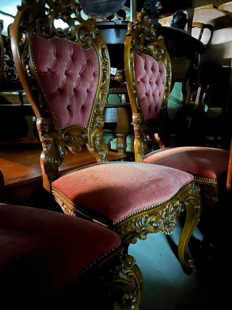 Barok eetkamers stoelen, Ophalen