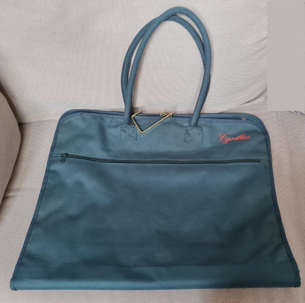 Sac de voyage pliable costume British Racing Green Cyrillus, Bijoux, Sacs & Beauté, Sacs | Sacs de voyage & Petits Sacs de voyage