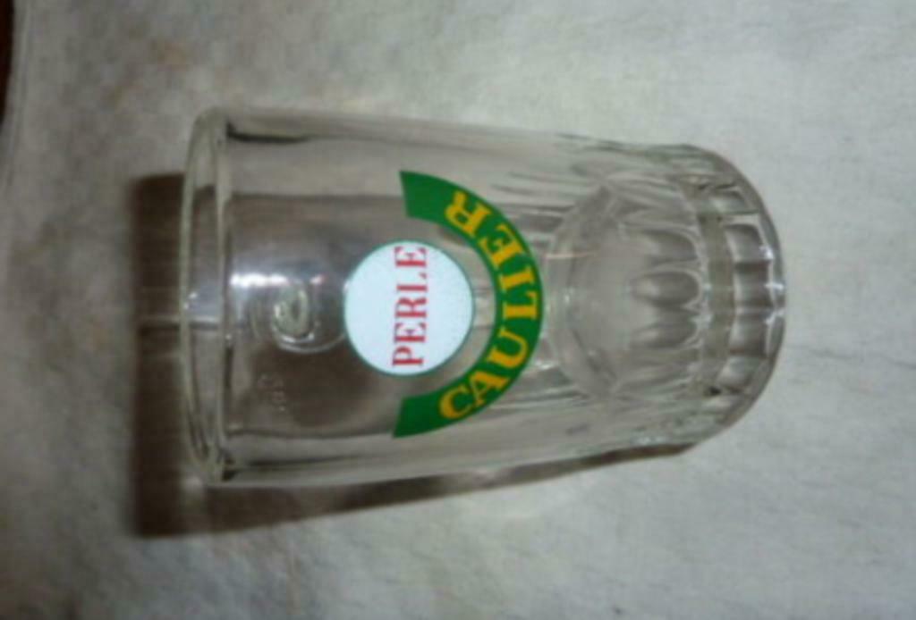 bier glas PERLE CAULIER , bierpot met oor , 25 CL, Ophalen of Verzenden, Gebruikt, Bierglas