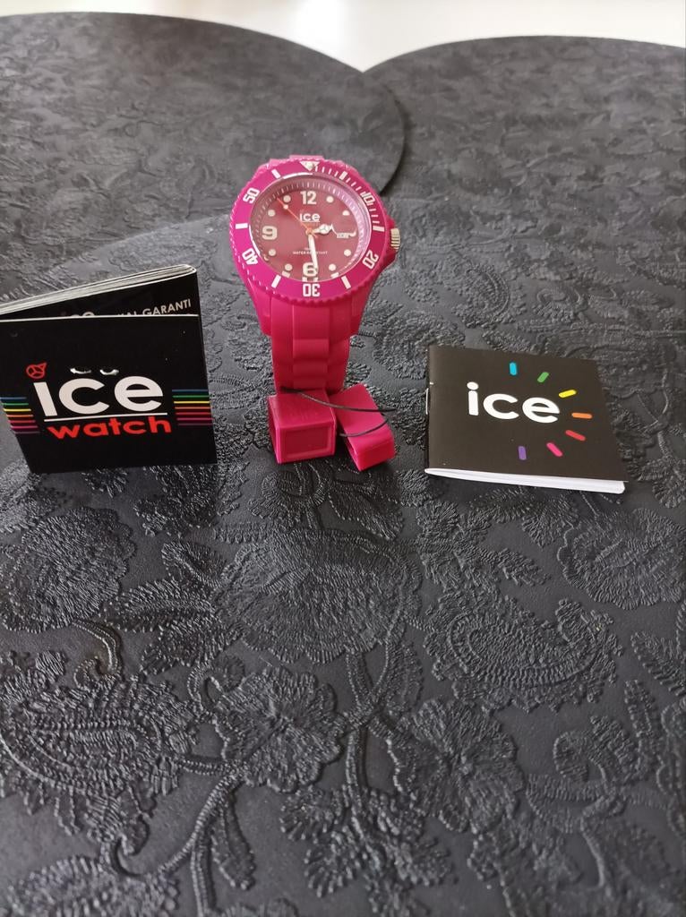 Montre, Enlèvement, Rose