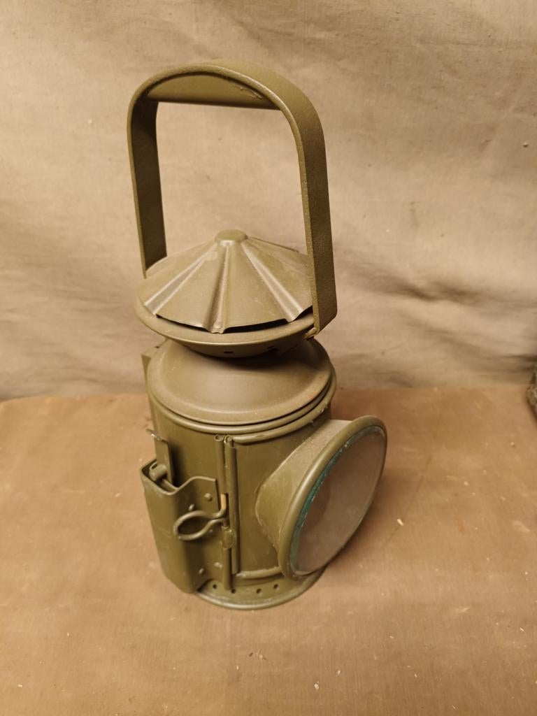 Lampe britannique de 1945, Enlèvement ou Envoi