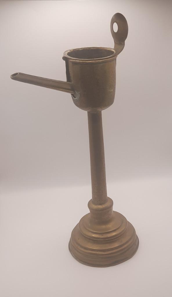 Lampe à huile ancienne en laiton, ou « nez de morve », début, Enlèvement ou Envoi