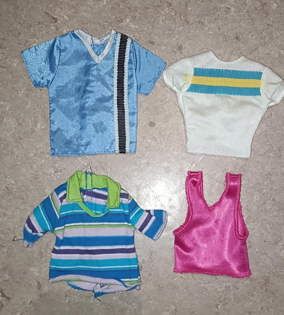 Tee-shirts Barbie Ken vintage, Enfants & Bébés, Jouets | Poupées, Utilisé, Barbie, Enlèvement ou Envoi