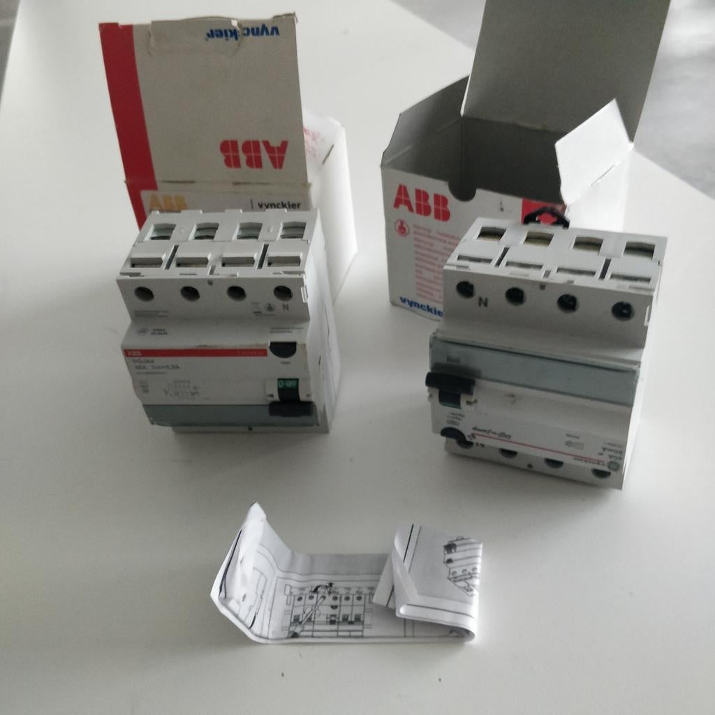 Vynckier (ABB) Differentieels DOJA 4P 40A 30mA en 300mA, Enlèvement