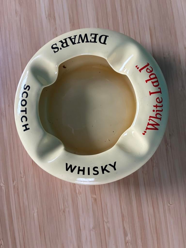 Asbak keramiek Scotch Whisky “ white label “ Dewar’s, Verzenden, Zo goed als nieuw, Asbak