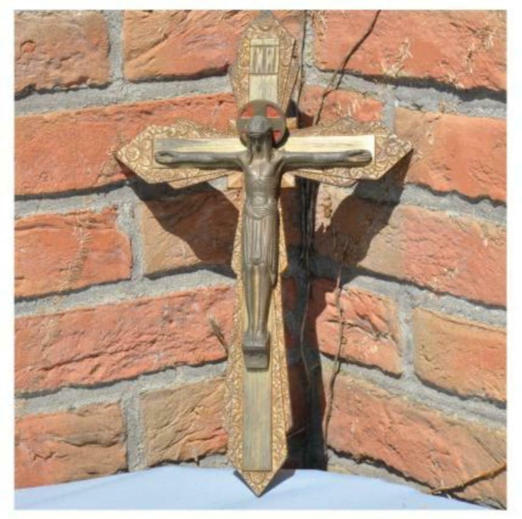 §crucifix mural en laiton, Enlèvement ou Envoi