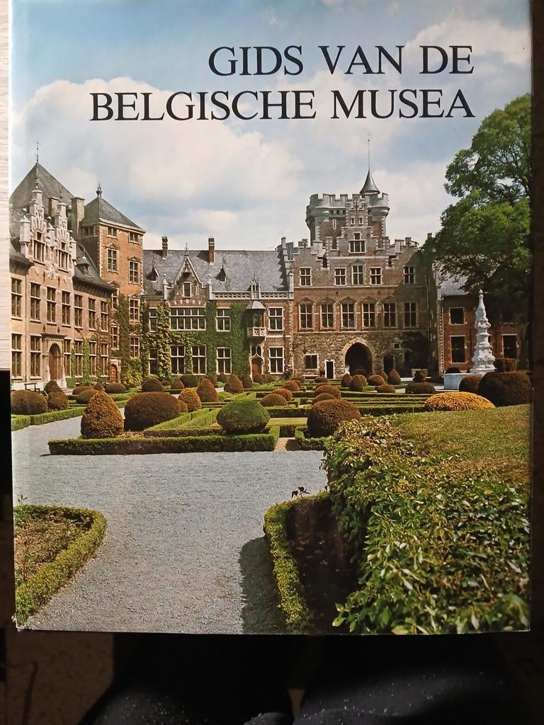 GIDS VAN BELGISCHE MUSEA, Ophalen of Verzenden