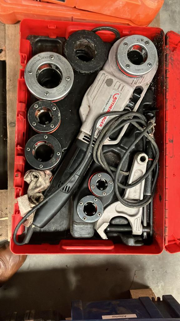 MAGAZIJN OPRUIMING SANITAIR INSTALLATEUR wegens pensioen, Installatie